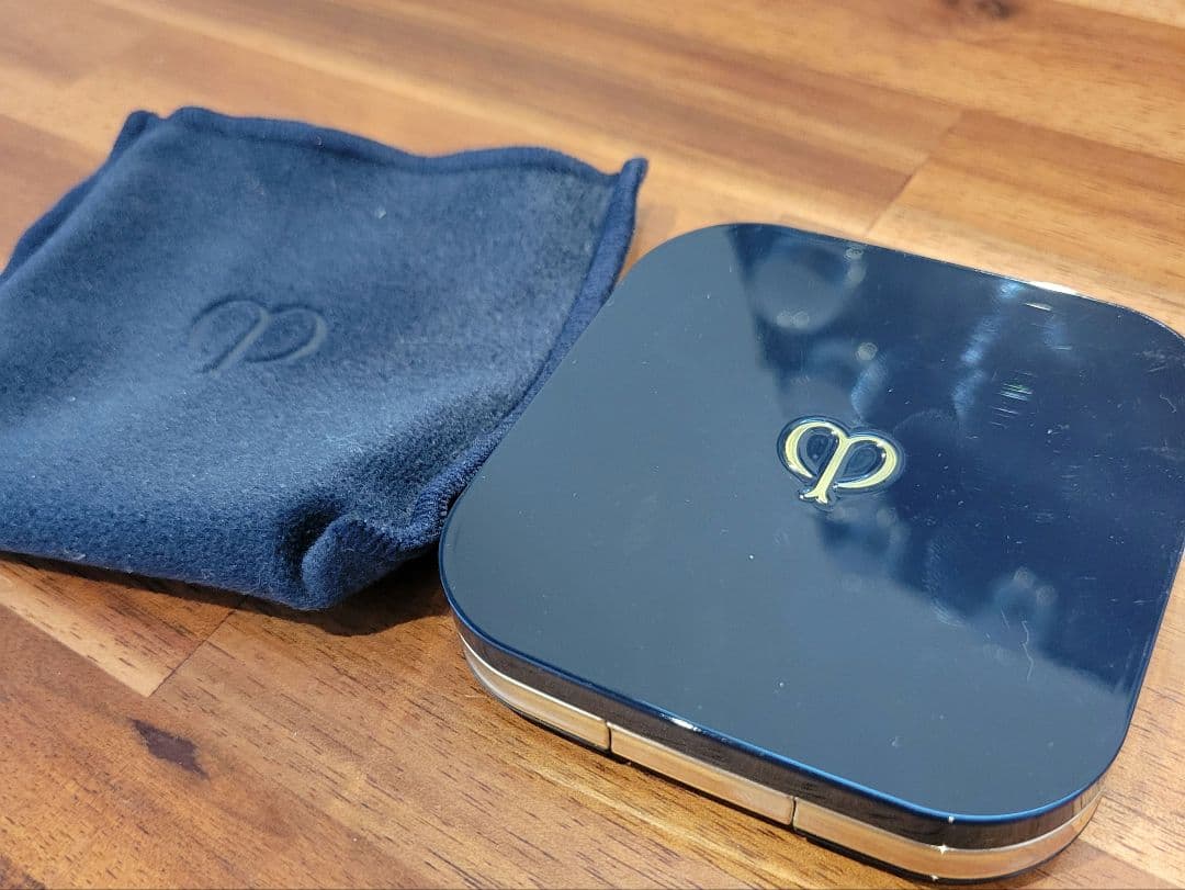 クレ・ド・ポー ボーテ 　フェイスパウダー　フェイスブラシ付き