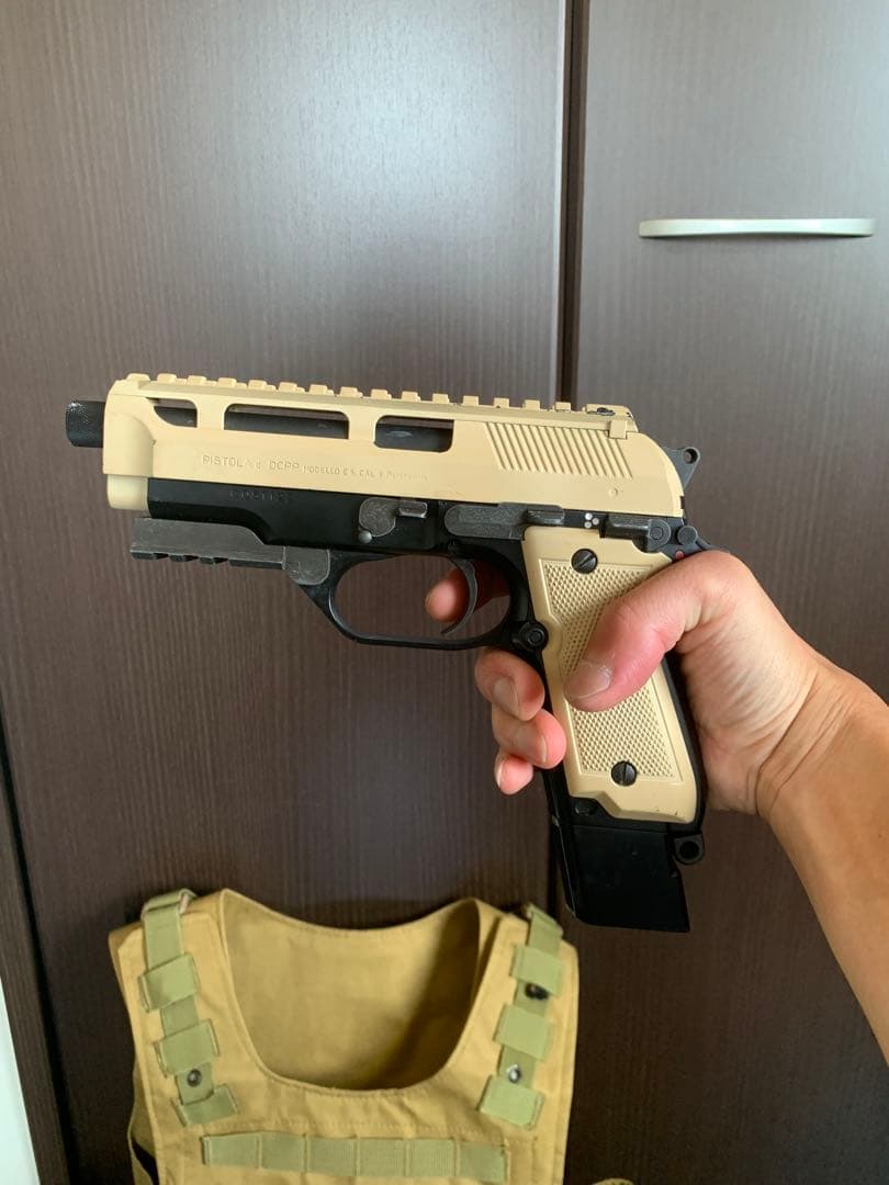 た*ー様 東京マルイベレッタm93rとタクティカルベストセット