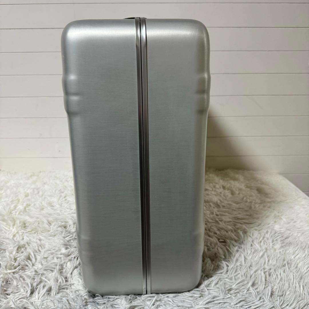 未使用・希少⭐️ゼロハリバートン　カメラケース　アタッシュケース　大容量　アルミ