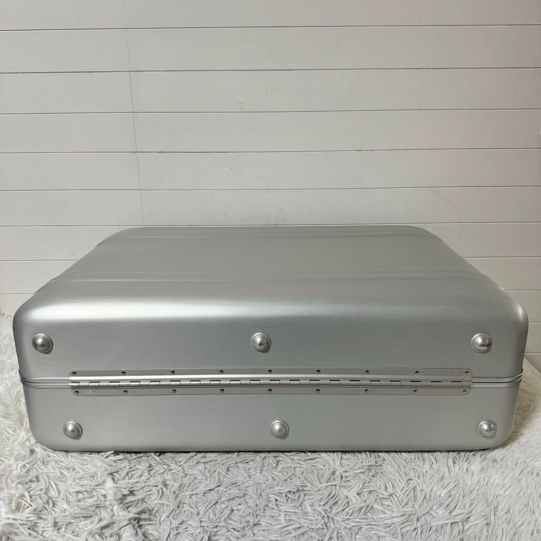 未使用・希少⭐️ゼロハリバートン　カメラケース　アタッシュケース　大容量　アルミ