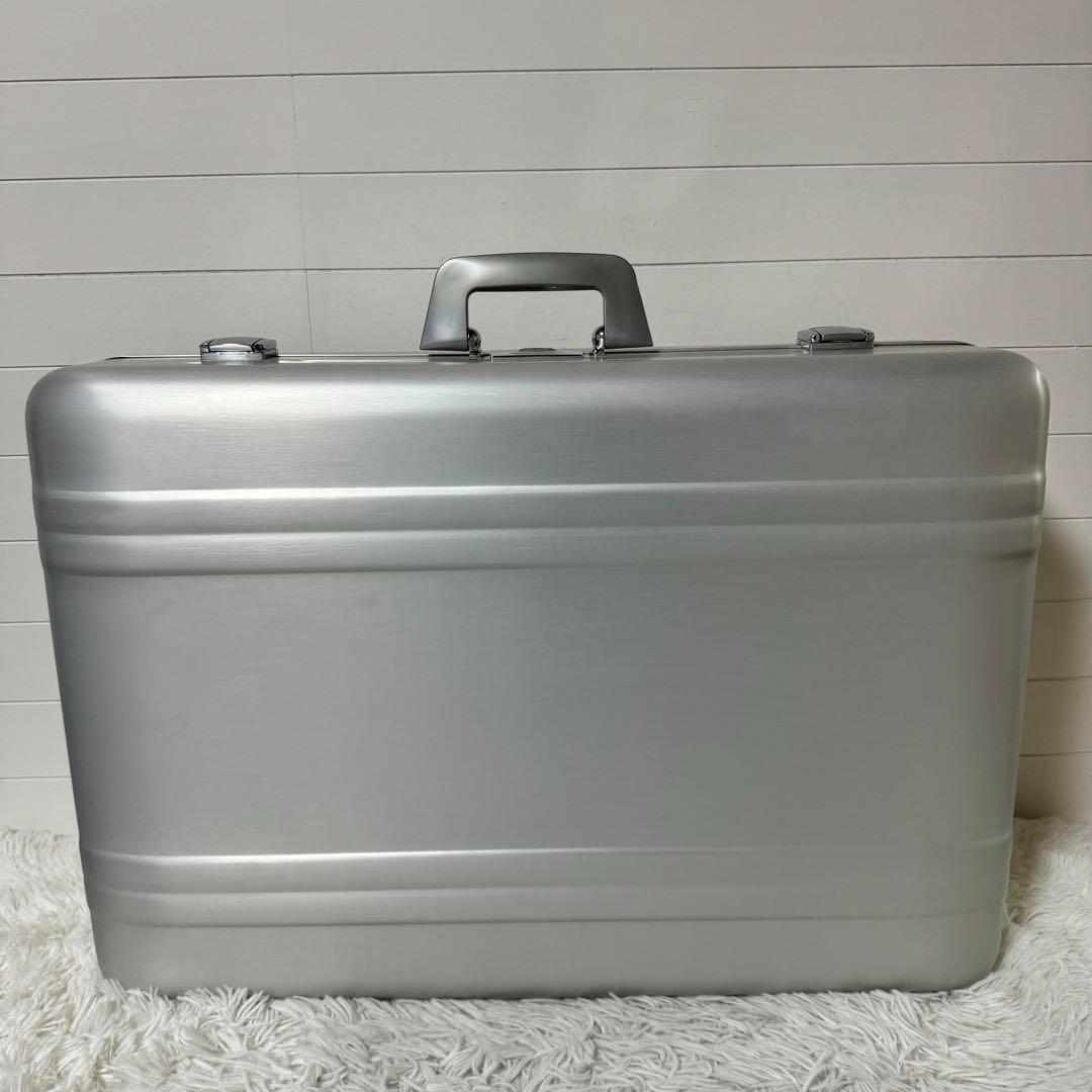 未使用・希少⭐️ゼロハリバートン　カメラケース　アタッシュケース　大容量　アルミ