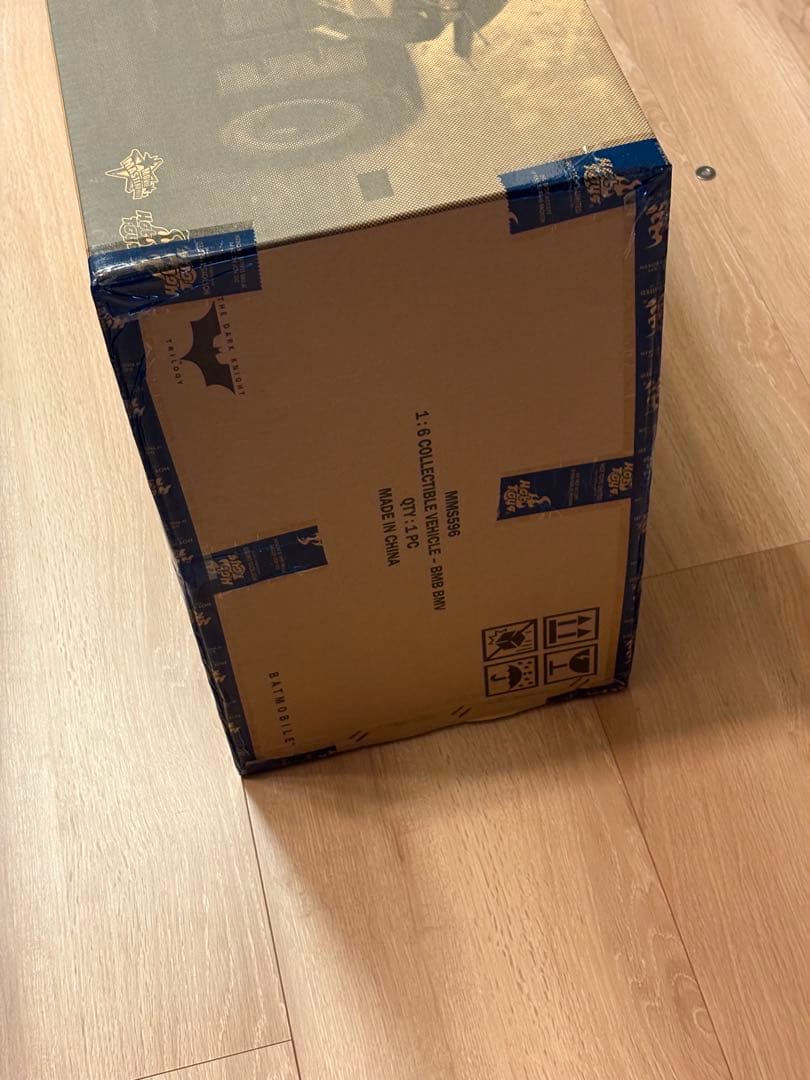 ホットトイズ バットマンビギンズ バットモービル MMS596