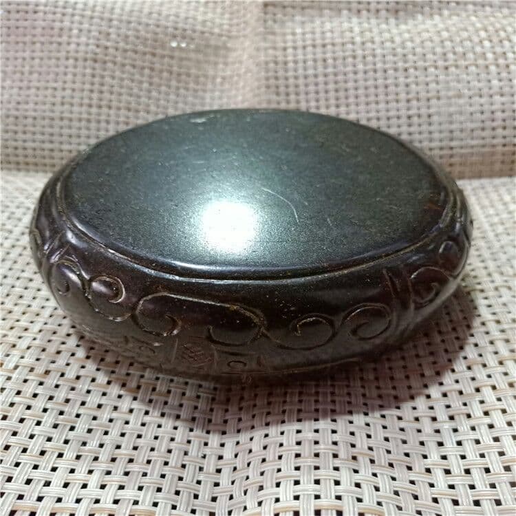 古い工芸品の鉄の石の彫刻や花の筆洗や古遊び