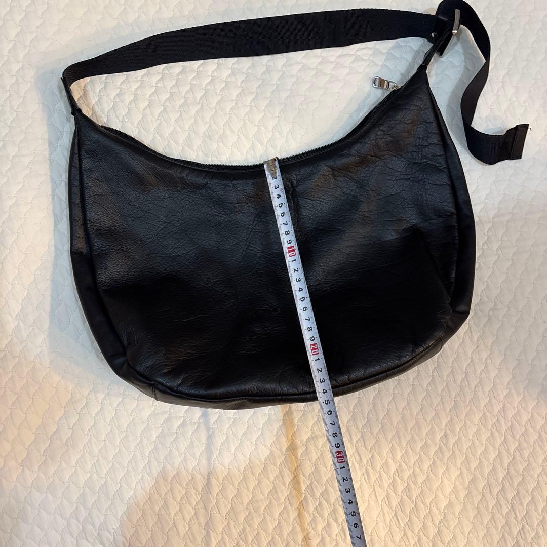 ま*ろ様 ラシット　ブラックレザーショルダーバッグ　russet