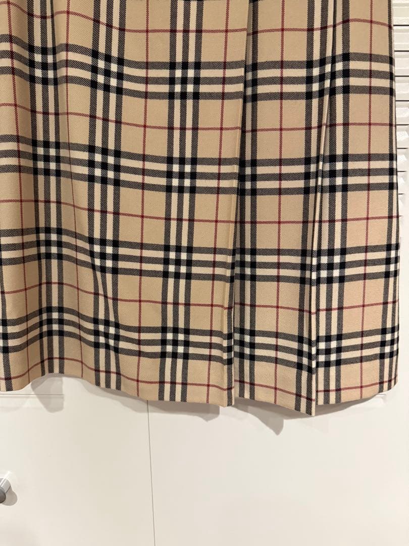 新品未使用　バーバリー　BURBERRY ベージュ　プリーツスカート