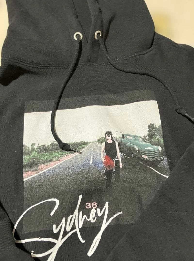 ZARD プルオーバーパーカー - メルカリ