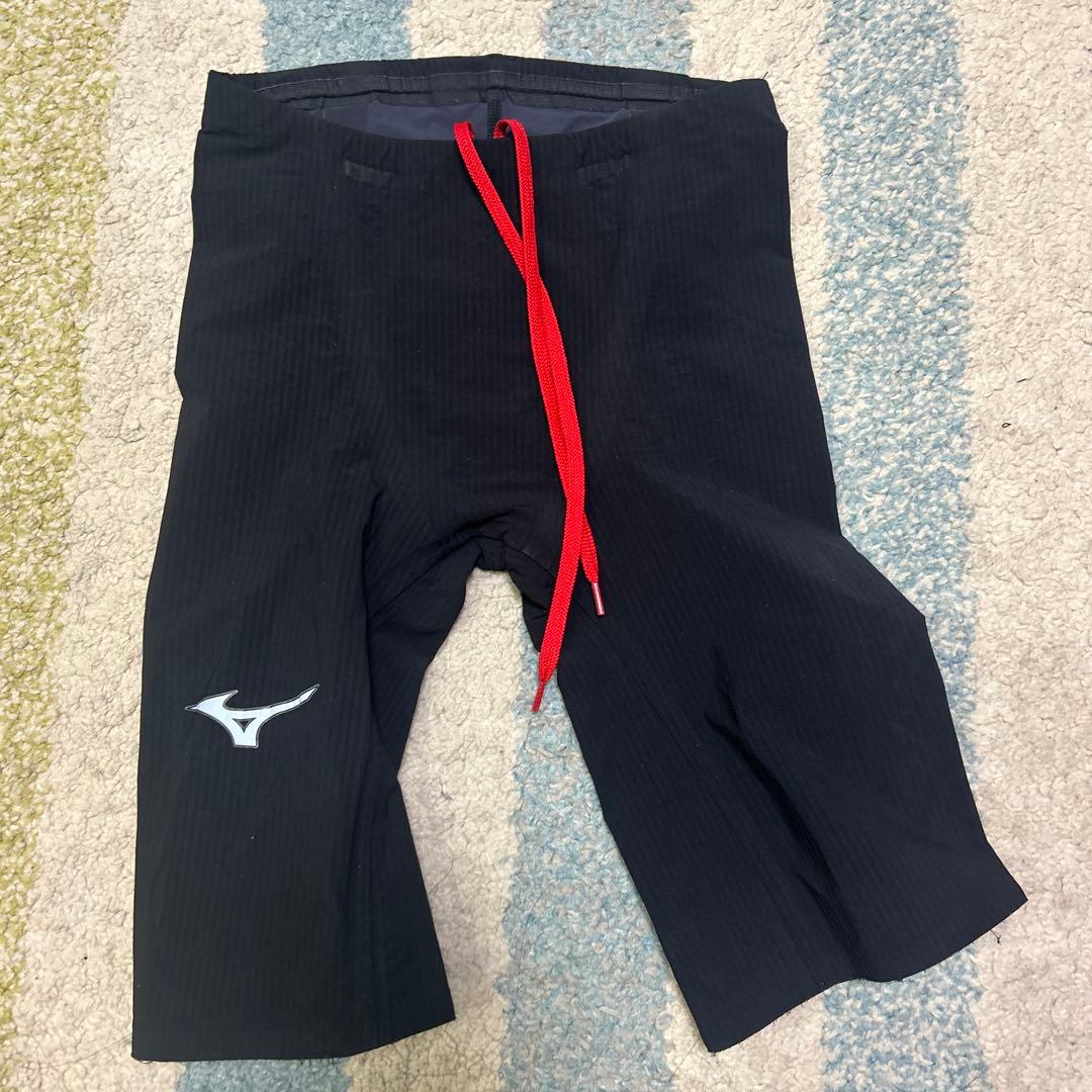 美品⭐︎Mizuno ブラック競泳水着 ストライプ　Ｍサイズ 美品⭐︎Mizuno ブラック競泳水着 ストライプ Mサイズ スイム｜ミズノ