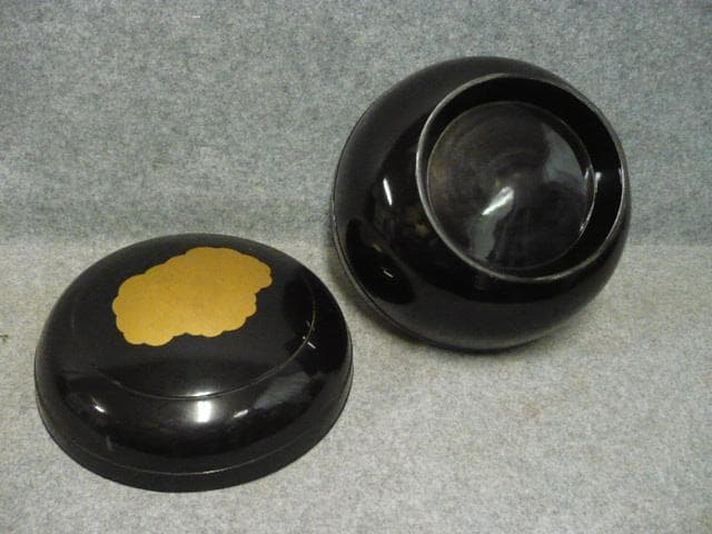 黒塗内朱塗 紋入り 飯櫃 [B31496]