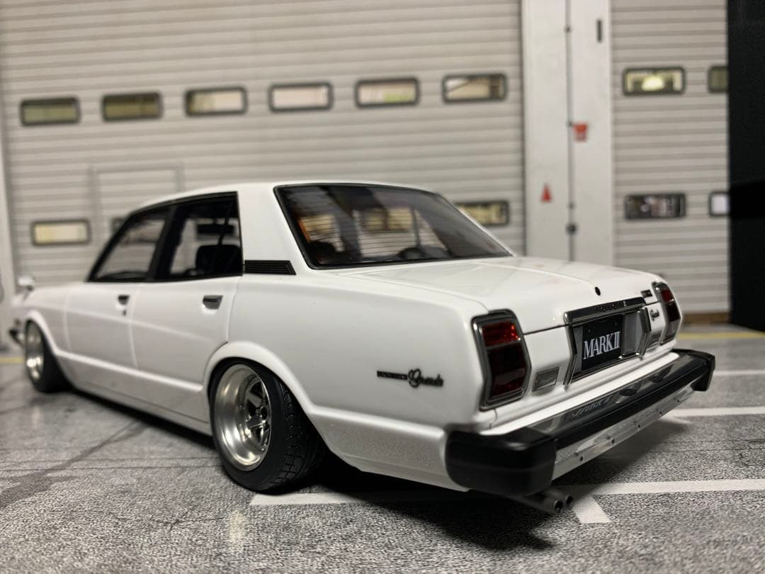 イグニッションモデル　1/18 トヨタ　マークⅡ グランデ　ホワイト　ロンシャン