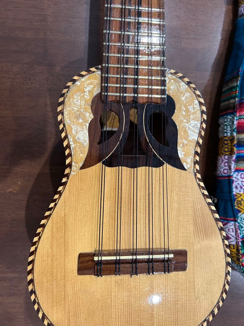 チャランゴ　南米民族楽器