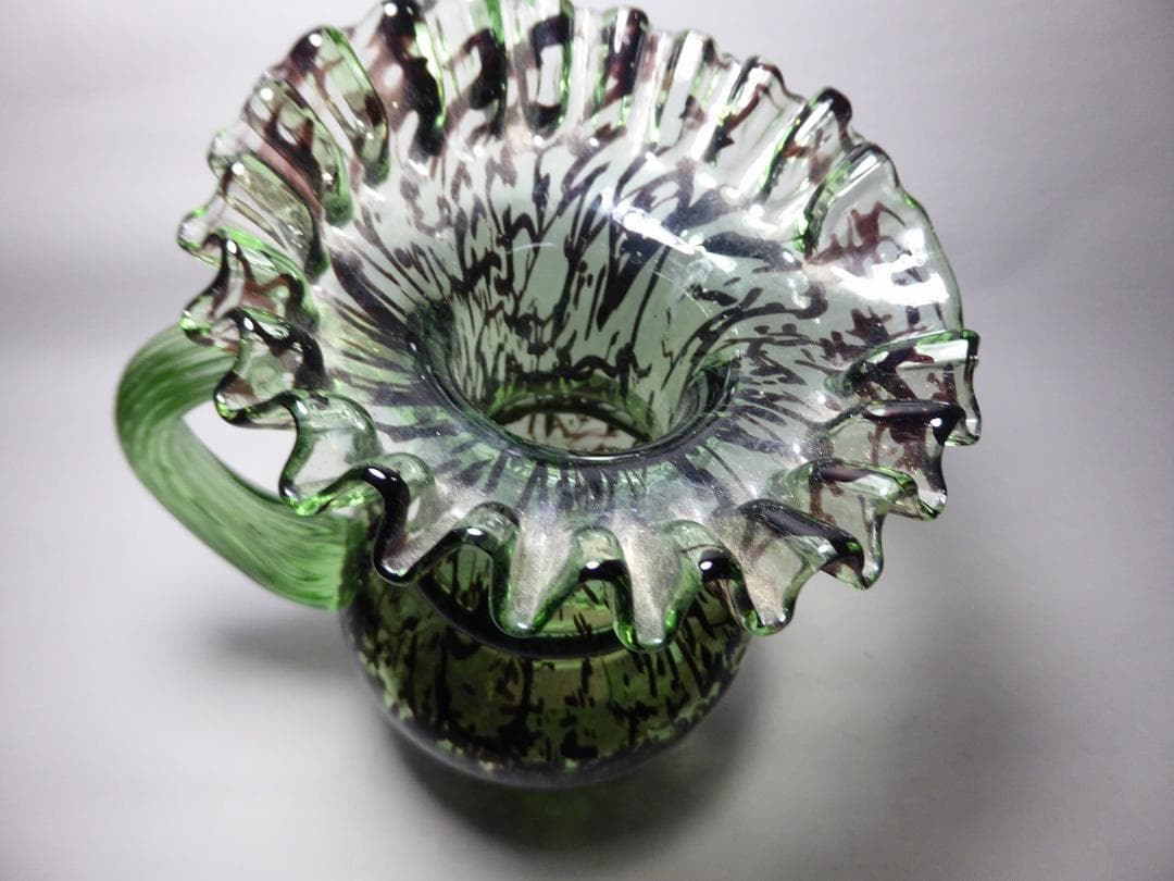 アンティーク 薄緑紫文入り花瓶