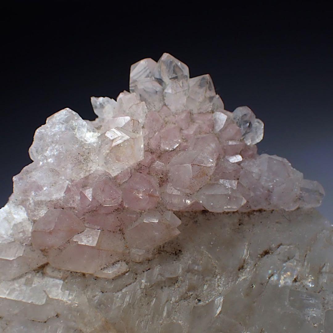 ブラジル/ミナスジェライス産】ローズクォーツクラスター