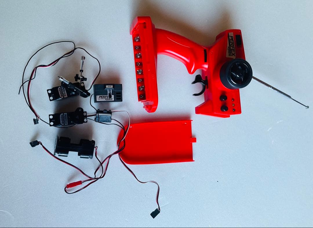 ディアゴスティィーニ　フェラーリ7/1 スケール　エンジンラジコンカー