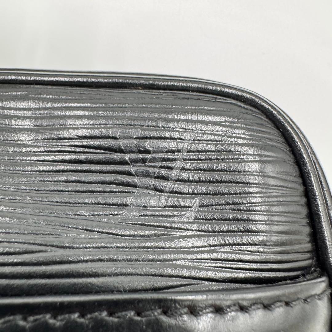 ルイヴィトン エピ トロカデロ24 レザー ショルダーバッグ 斜めがけ ブラック