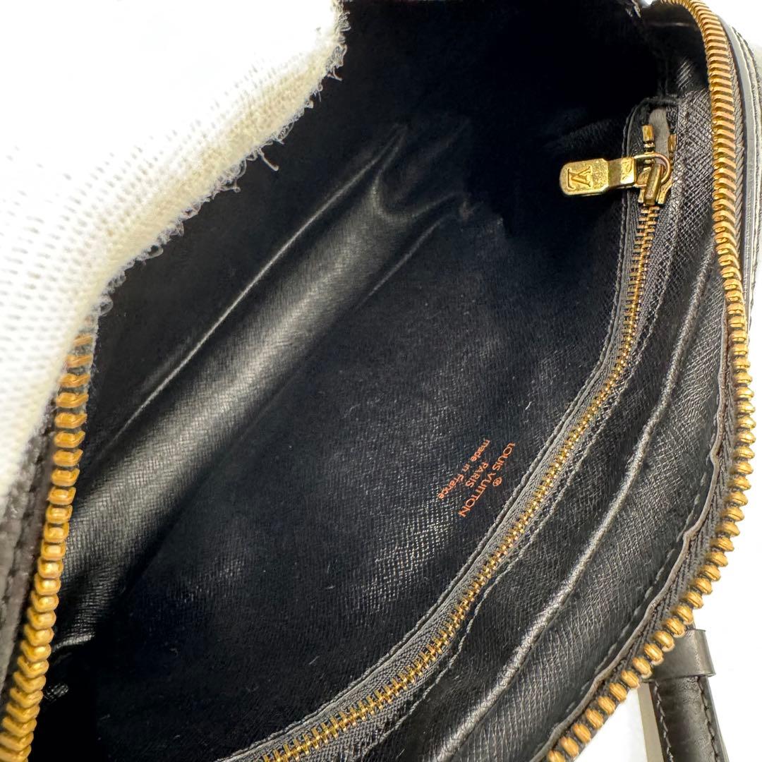 ルイヴィトン エピ トロカデロ24 レザー ショルダーバッグ 斜めがけ ブラック