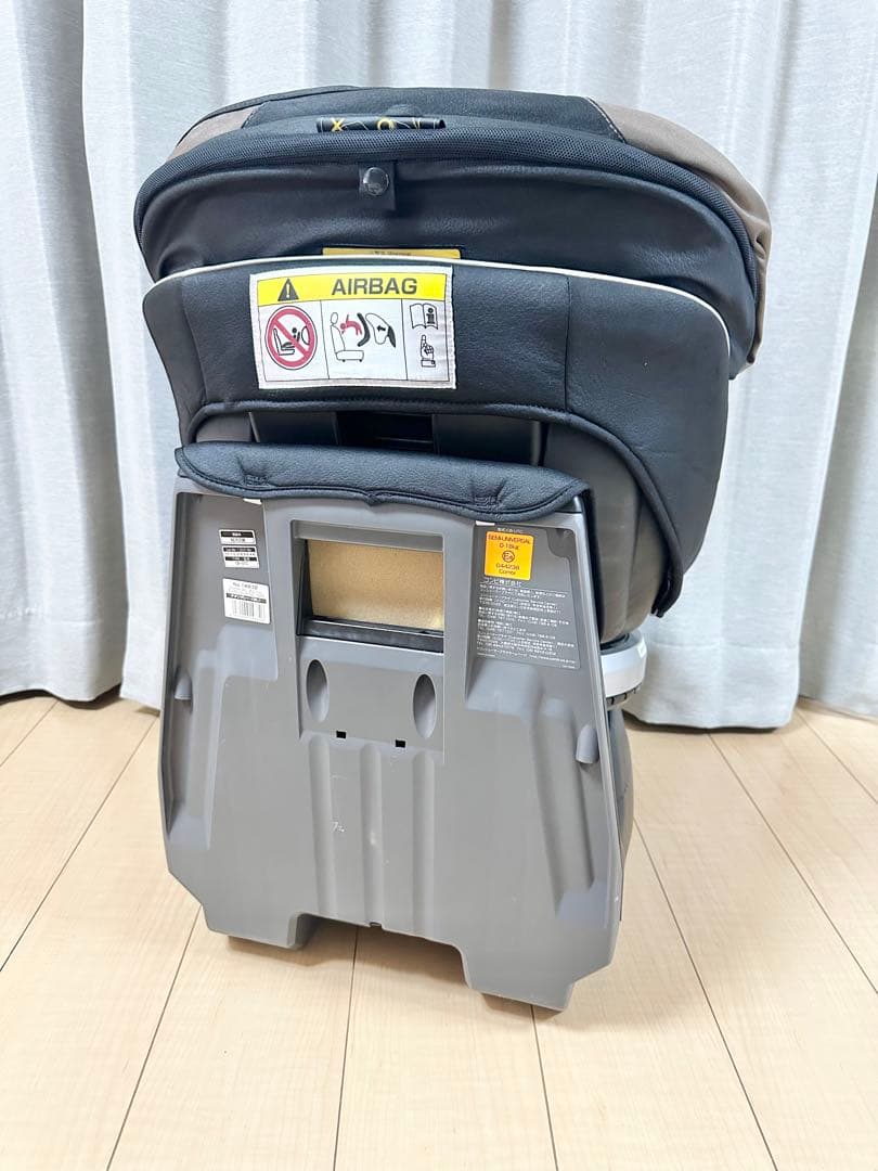 Combi コンビ ネルーム エッグショック チャイルドシート チタングレー