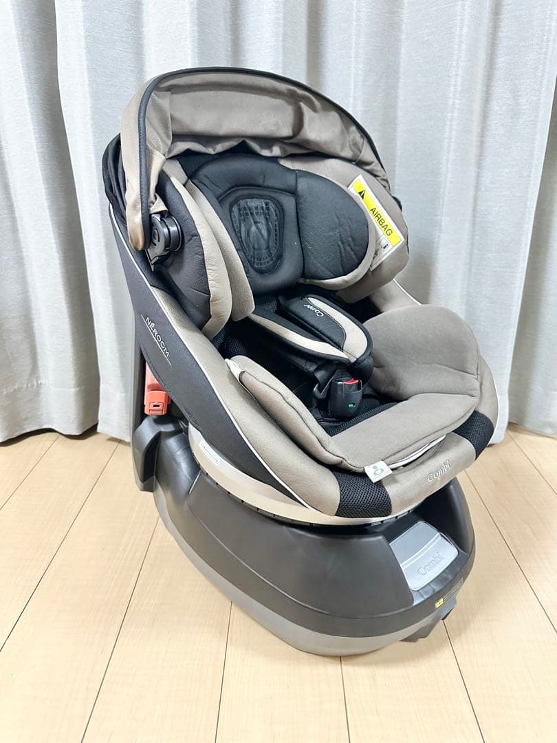 Combi コンビ ネルーム エッグショック チャイルドシート チタングレー
