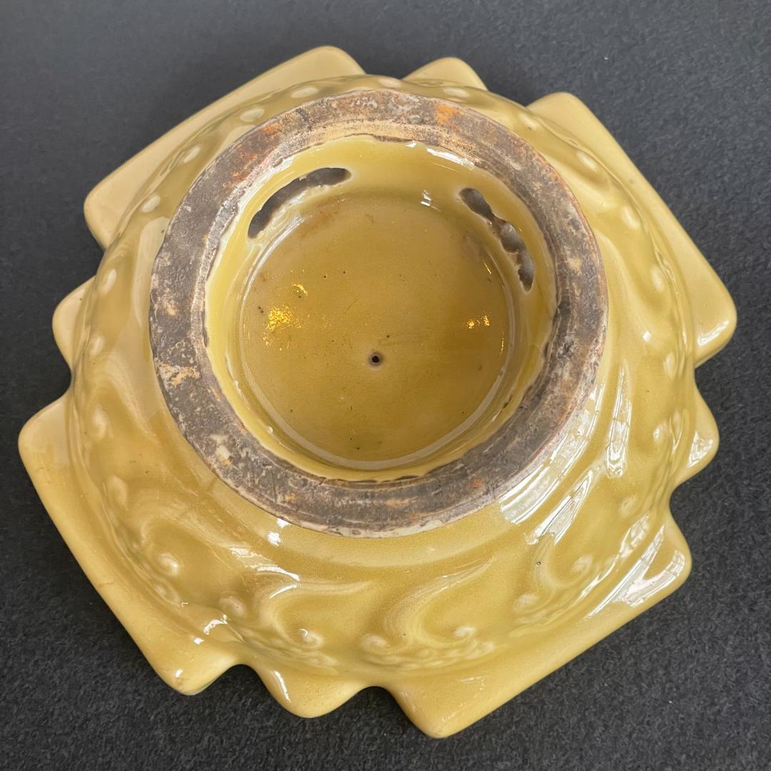 三田青磁 江戸後期 霊芝雲文 青海波陽刻 青磁 台鉢 鉢 盃洗