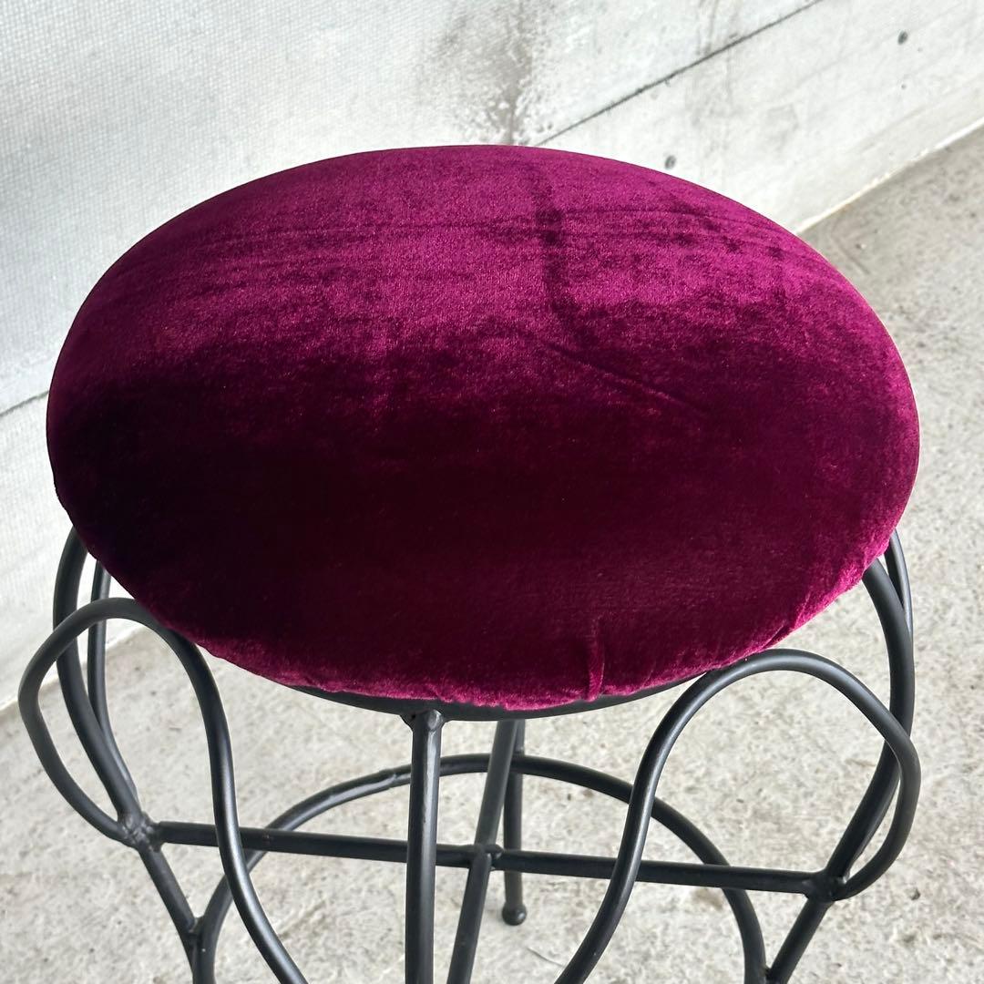ワインベルベット×アイアン曲線脚スツール｜ロココモダンデザイン 椅子 ベロア調