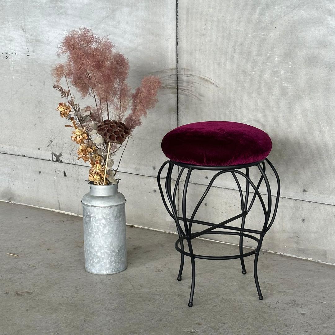 ワインベルベット×アイアン曲線脚スツール｜ロココモダンデザイン 椅子 ベロア調