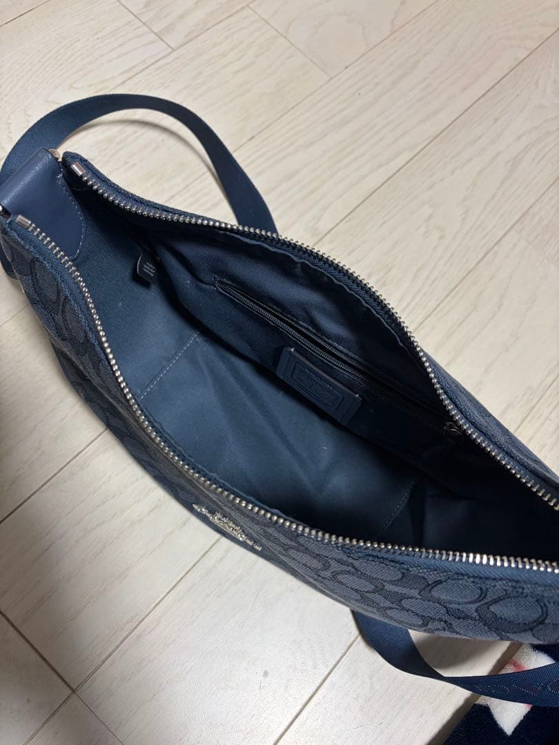 Lin 様 COACH ペース ショルダー バッグ・シグネチャー キャンバス
