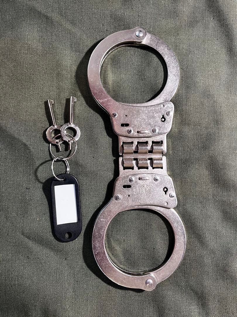 土日限定特価★米国製手錠 Smith & Wesson M300ー1 土日限定特価☆米国製手錠 Smith & Wesson M300ー1