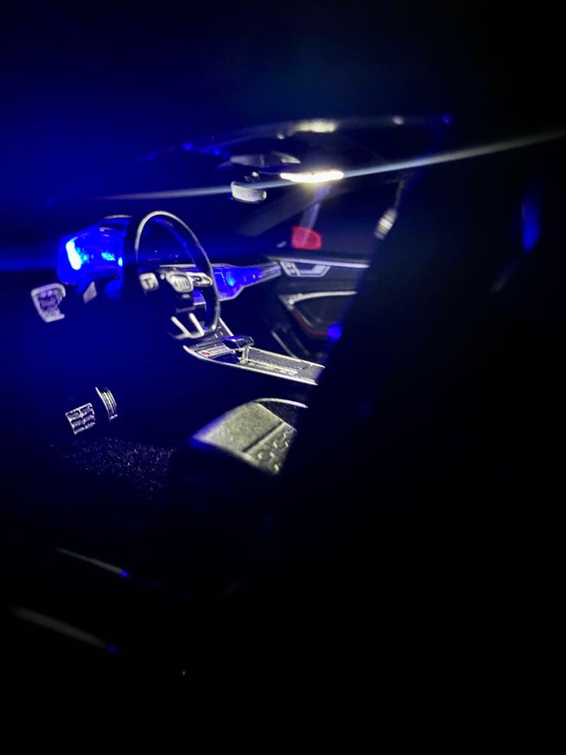 1/18 アウディ 合金ミニカー ライト音付 リモコンキー有