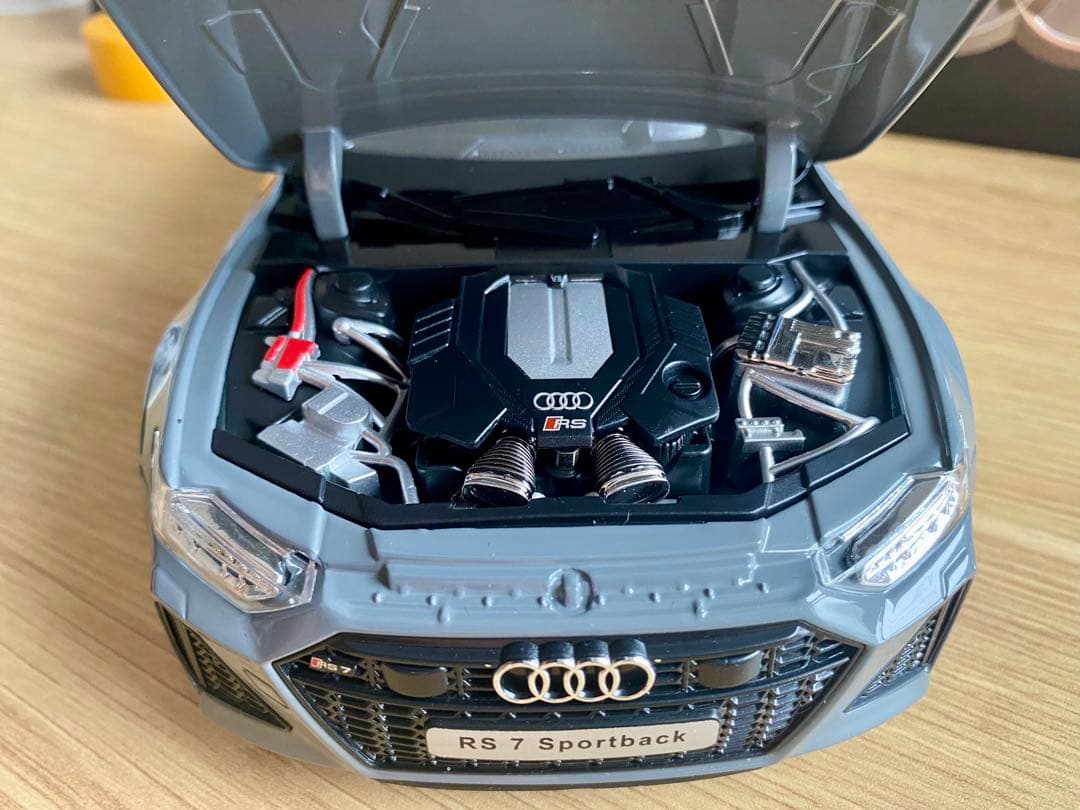 1/18 アウディ 合金ミニカー ライト音付 リモコンキー有