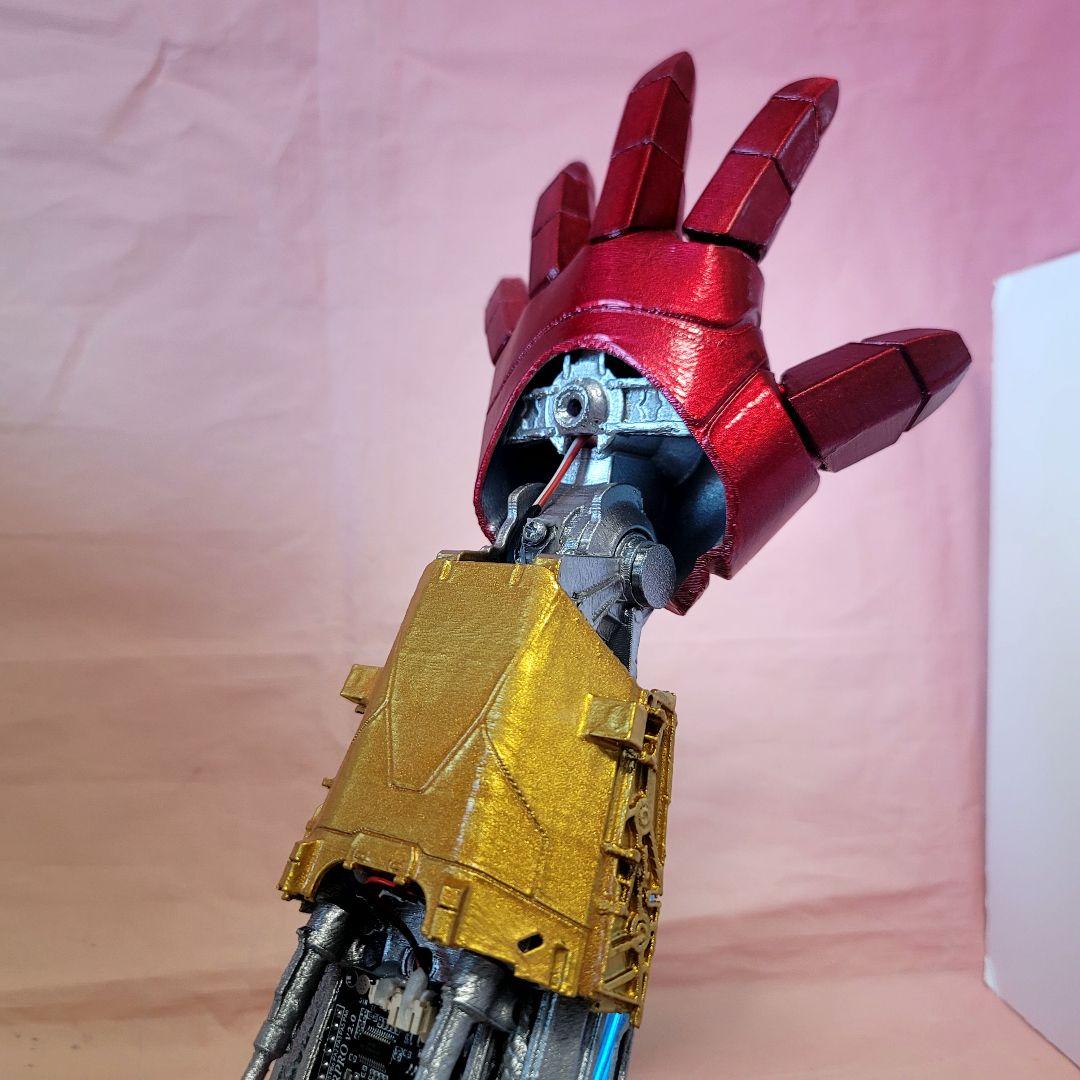 アイアンマン】新品 1/1 ガントレットライト アーム ハンド LEDライト