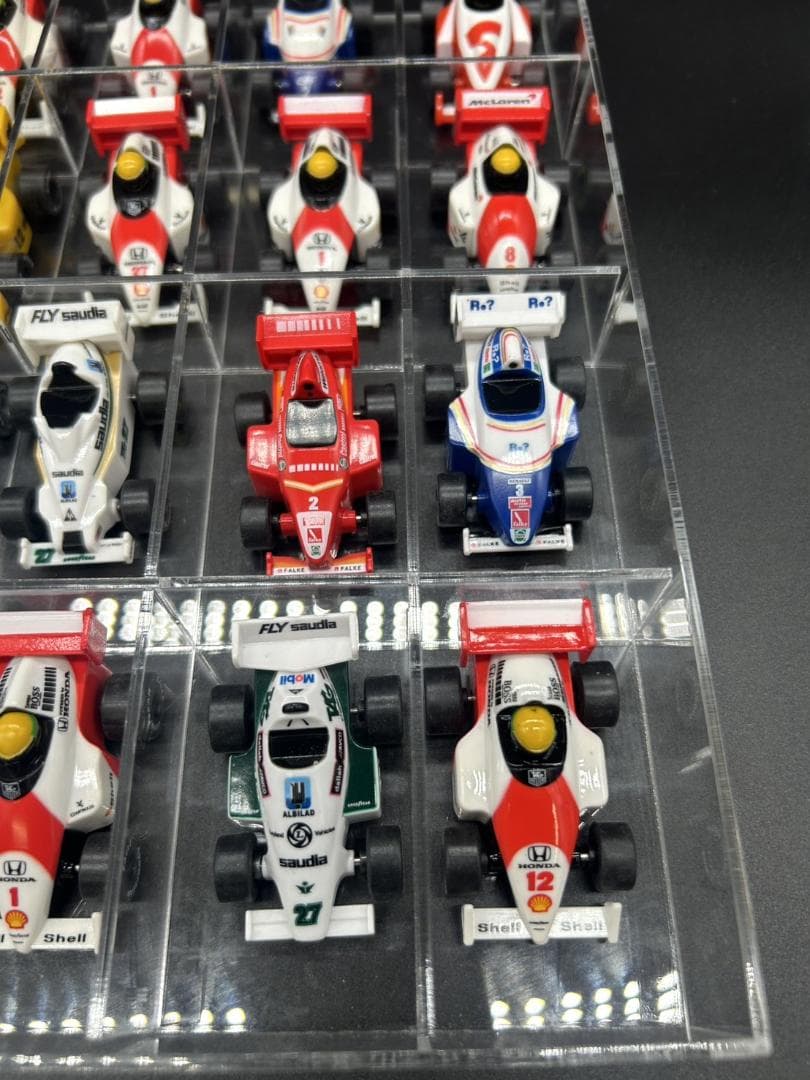 全コンプ・BOSSウィリアムズF1＆セナ財団公認プルバックカー ケース付き