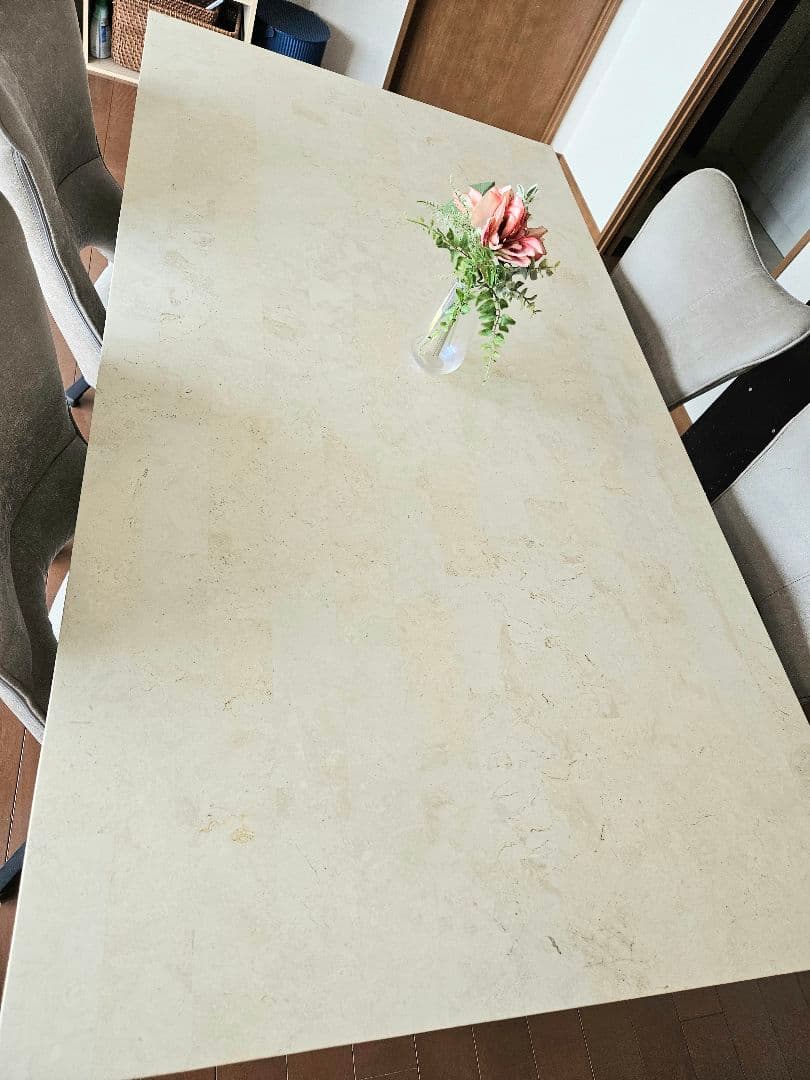 【大幅値下げ】大理石調ダイニングテーブル