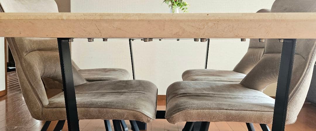 【大幅値下げ】大理石調ダイニングテーブル