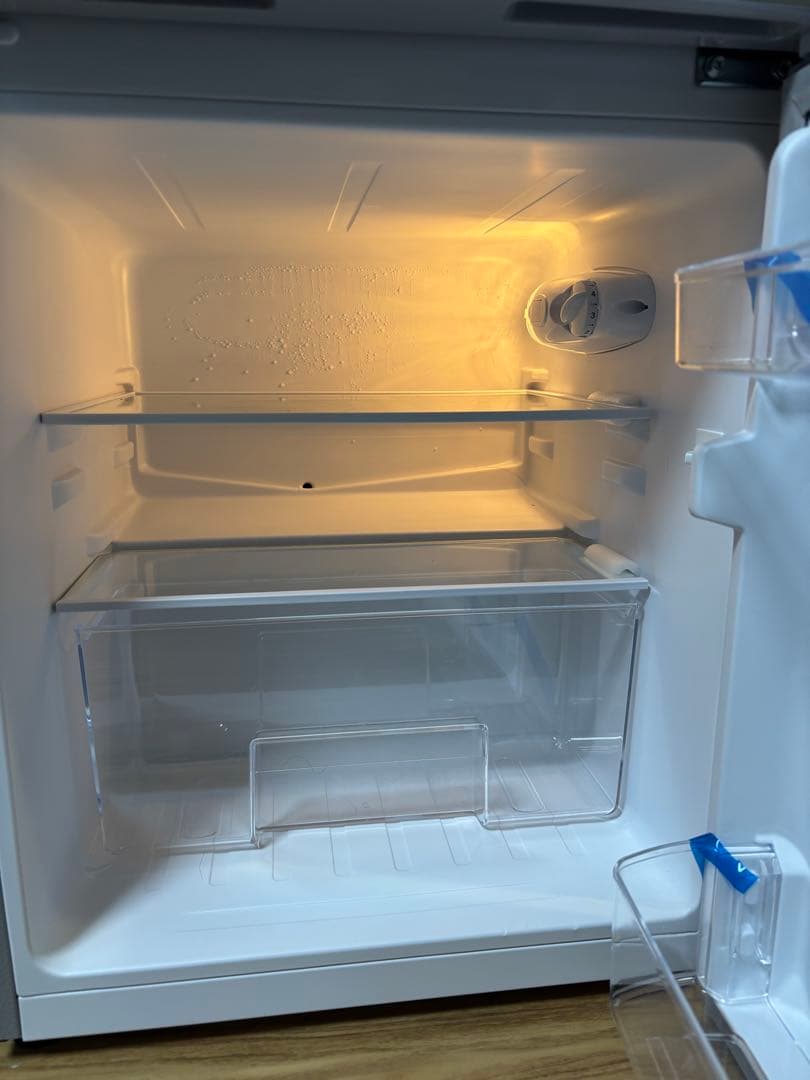 シルバー 二段式冷蔵庫 上部冷凍室