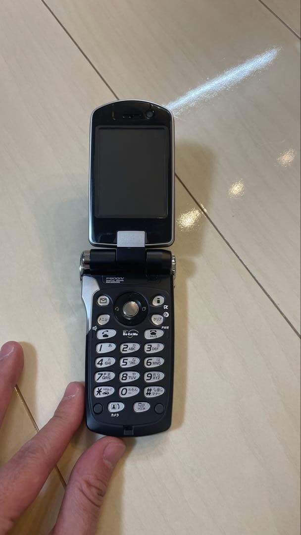 ★【未使用】P900iv クラウドブラック