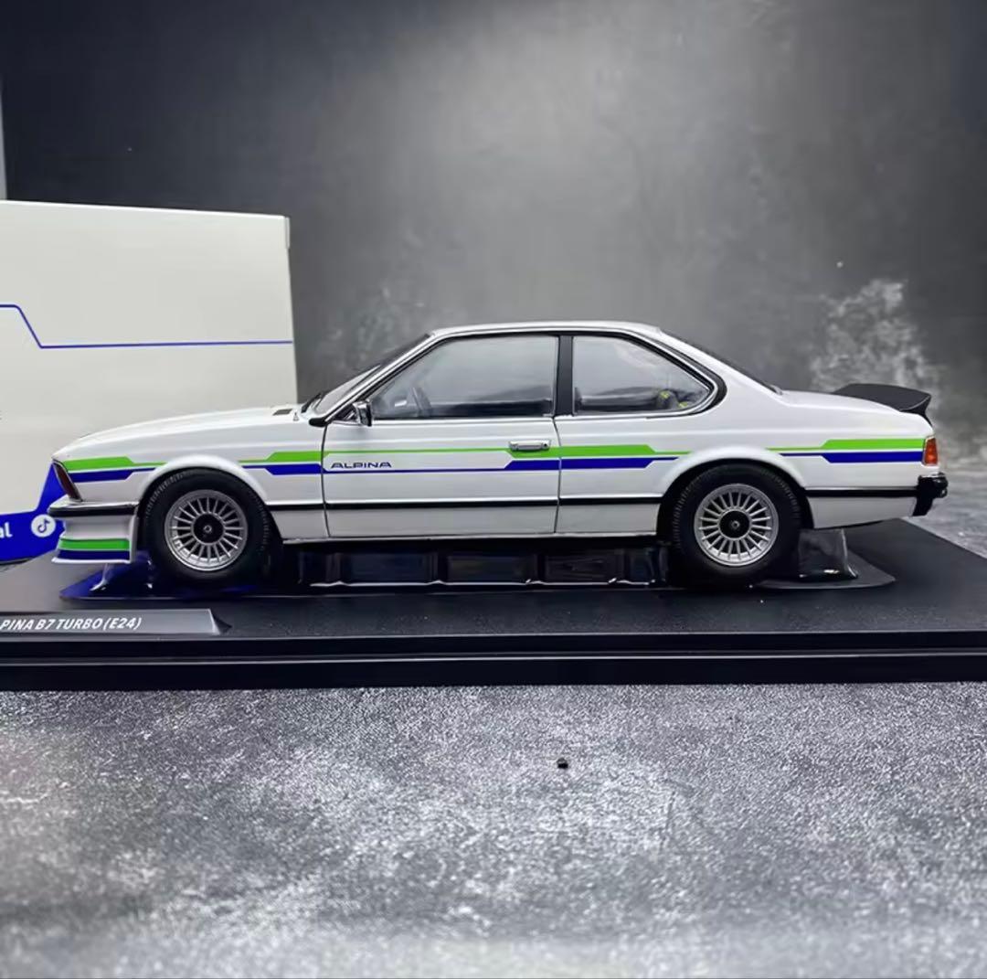 ALPINA B7 TURBO (E12) シルバー18スケールモデル