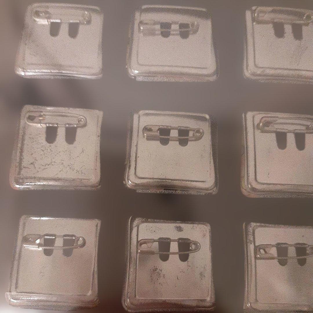 アニメキャラクター ピンバッジセット 36個