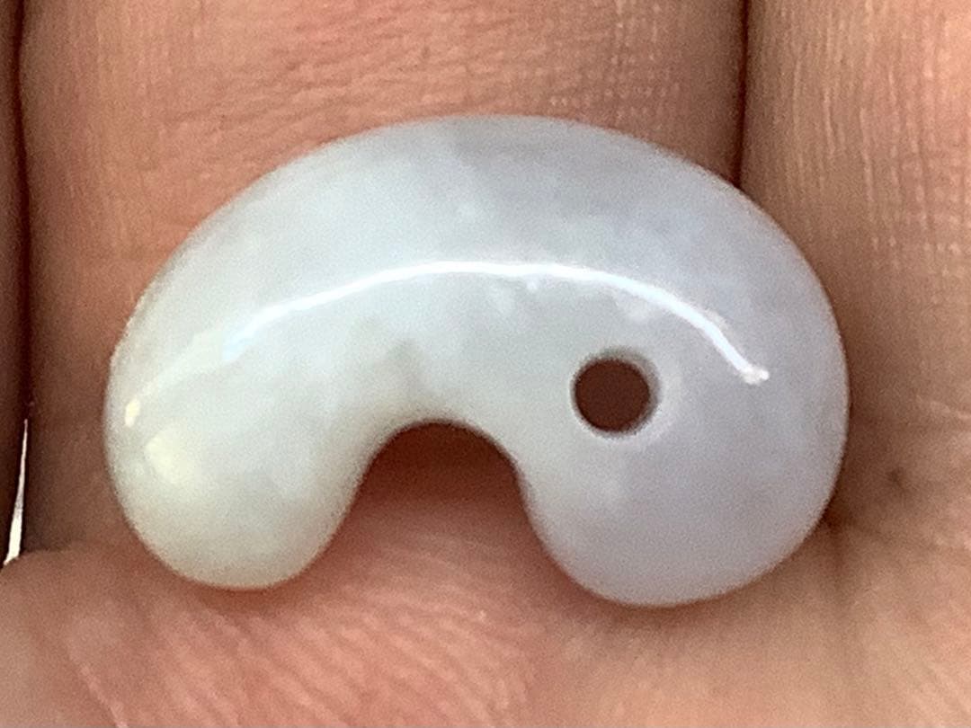 今回の原石大当たり‼️極上*氷*糸魚川翡翠勾玉アイスジェイド 幸運御