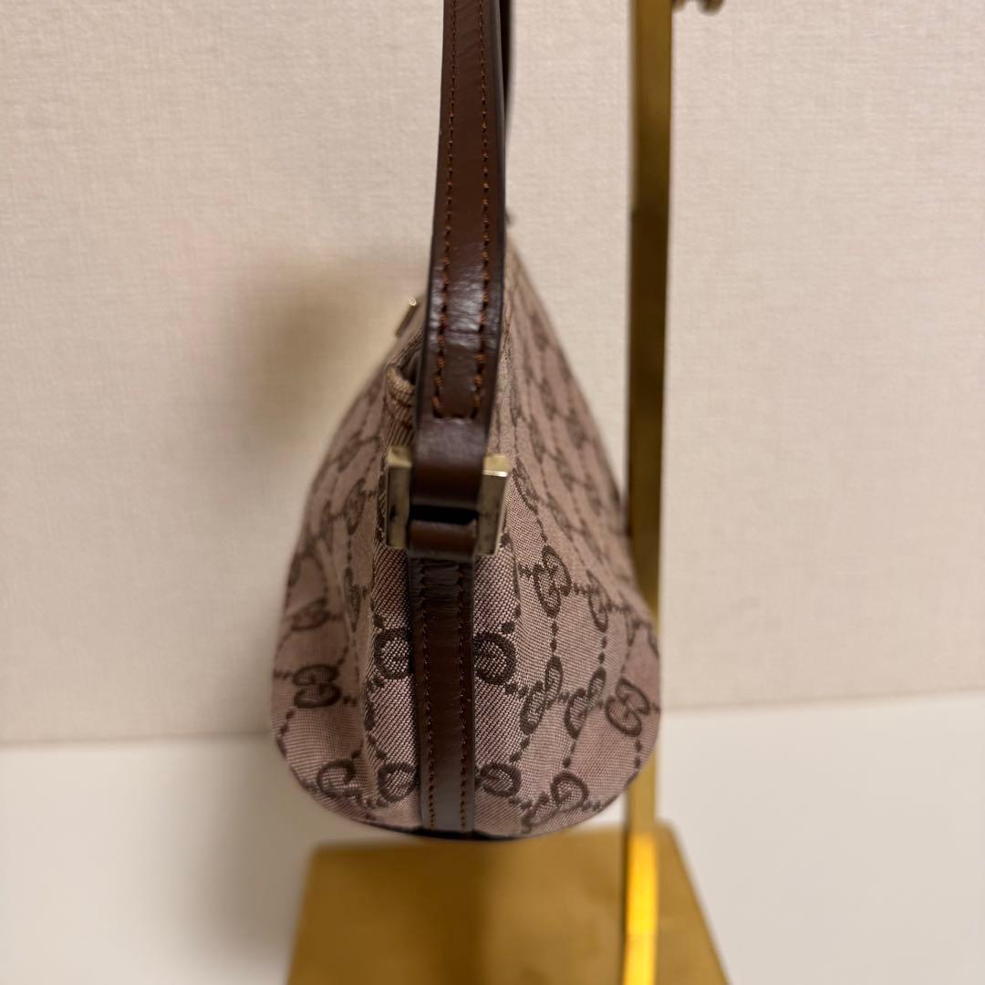 GUCCI グッチ アクセサリーポーチ　GGキャンバス