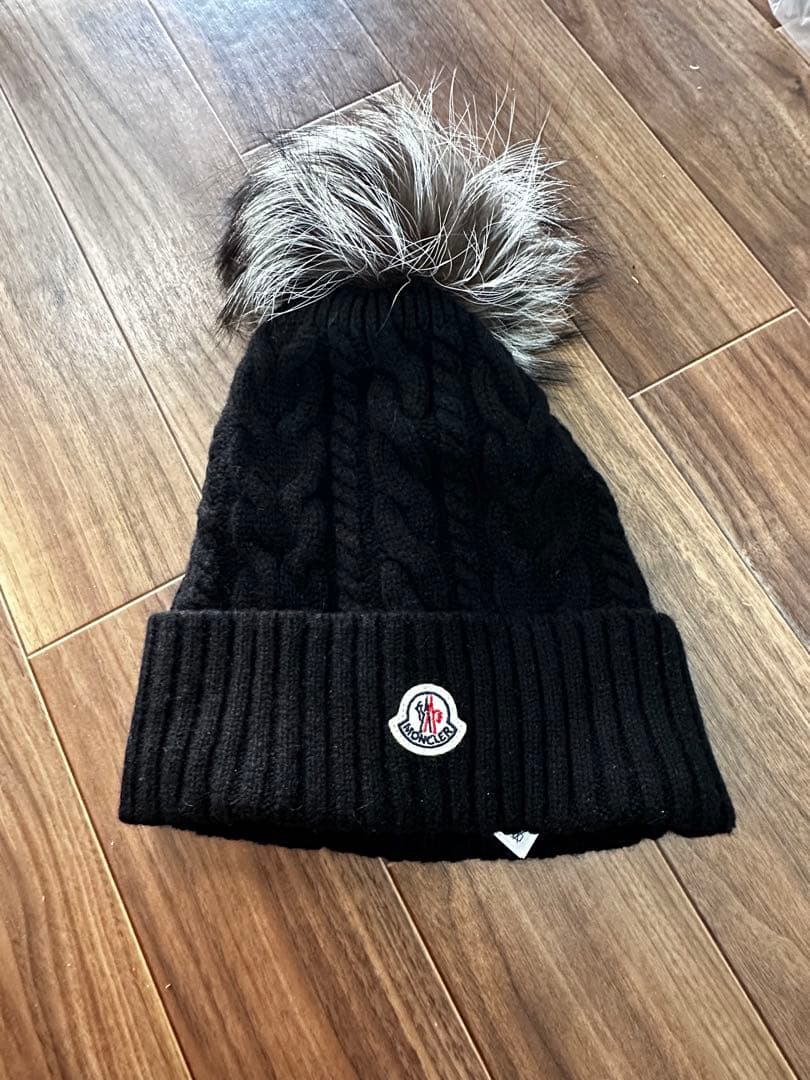 MONCLER ブラック ニット帽 ファー付き モンクレール ファー付きニット