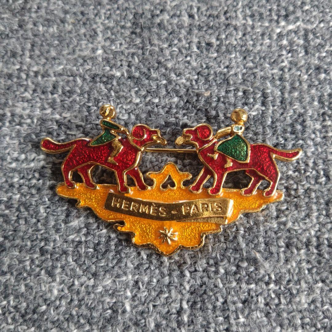 HERMES】美品 少女と犬 七宝ブローチ - メルカリ