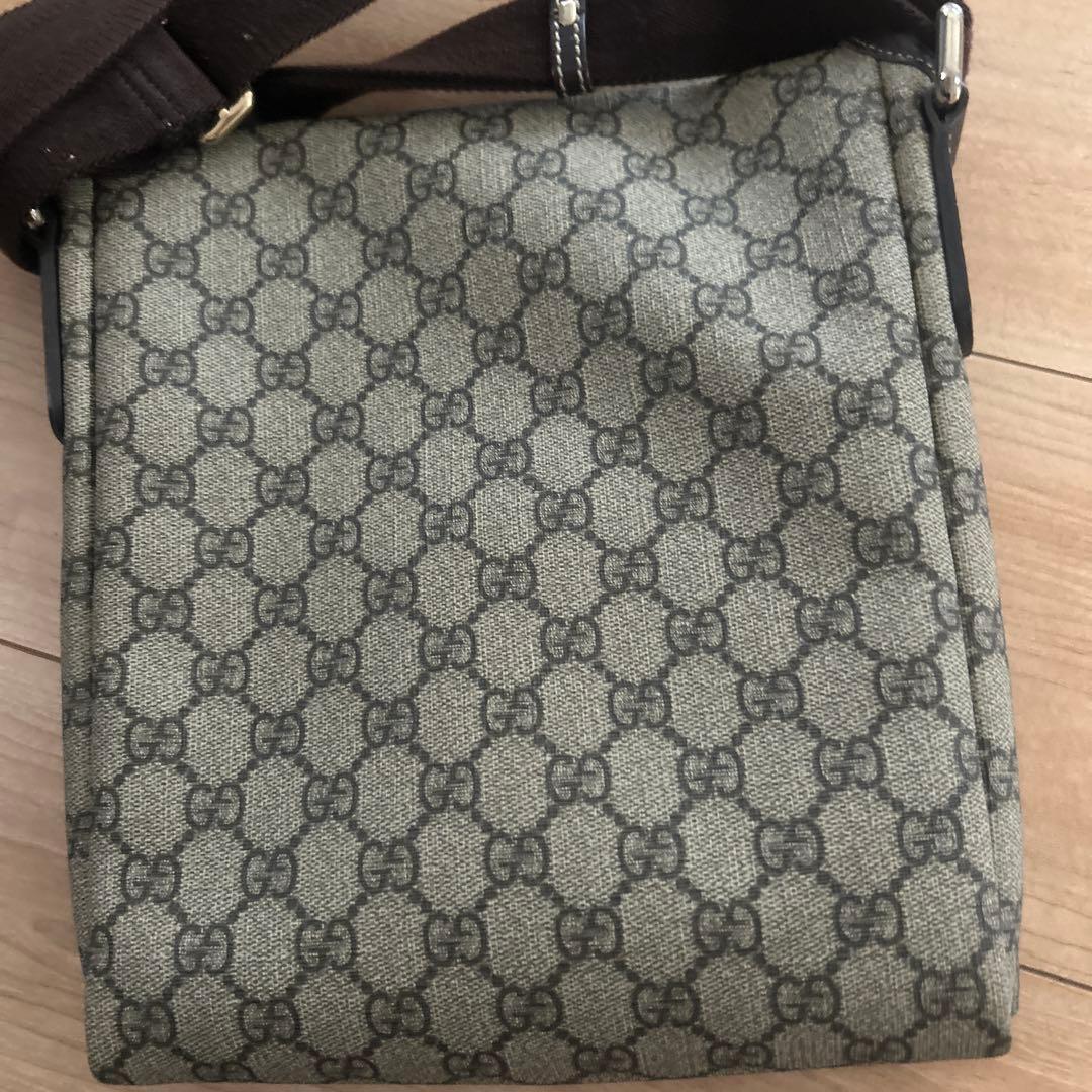 Gucci GGモノグラム ショルダーバッグ ブラウン