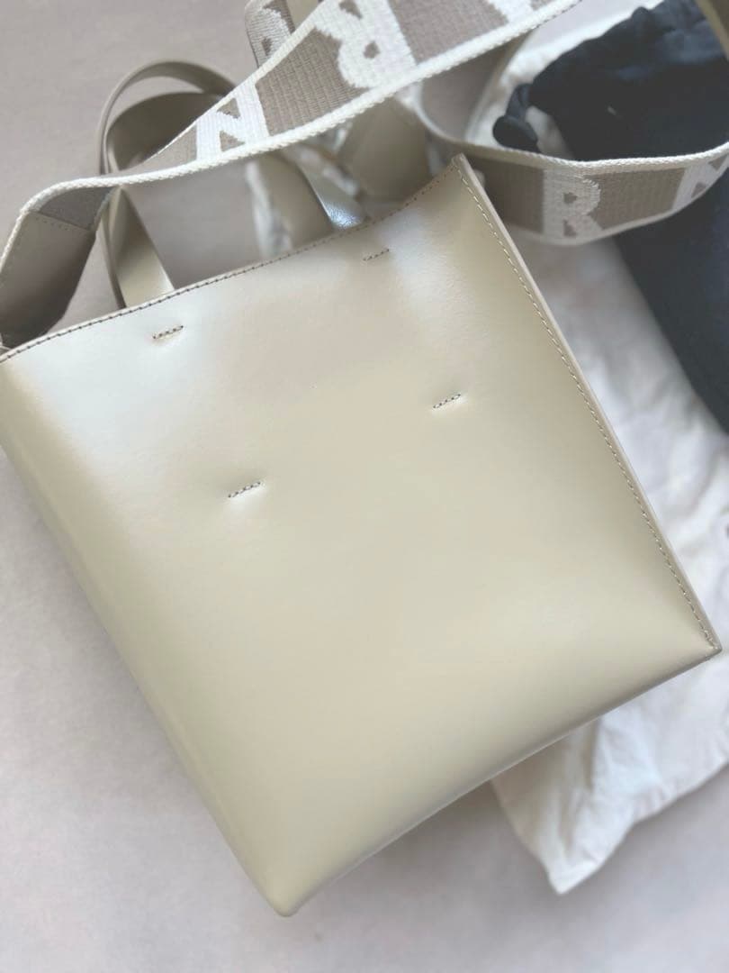 MARNI Museo ショルダーバッグ 美品　ベージュ