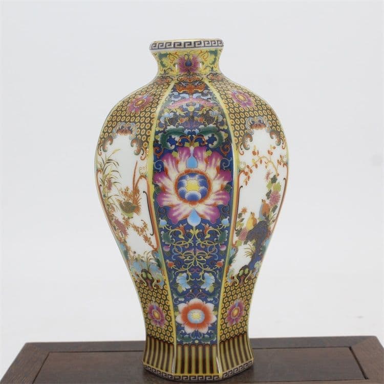 琺瑯彩花鳥八方梅瓶 景徳鎮 陶磁器 装飾品 現代工芸品 美術品 置物