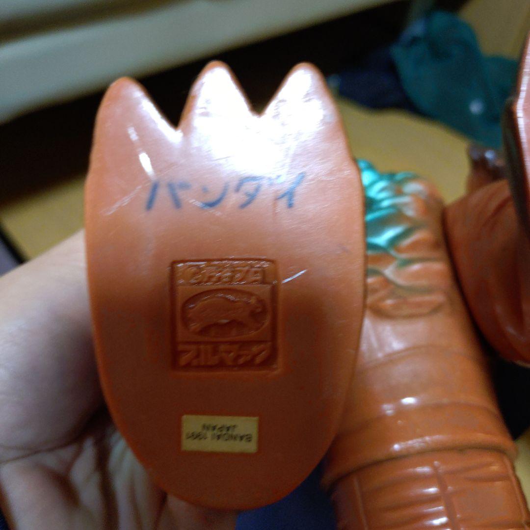 ジャイアントゴモラソフビフィギュア