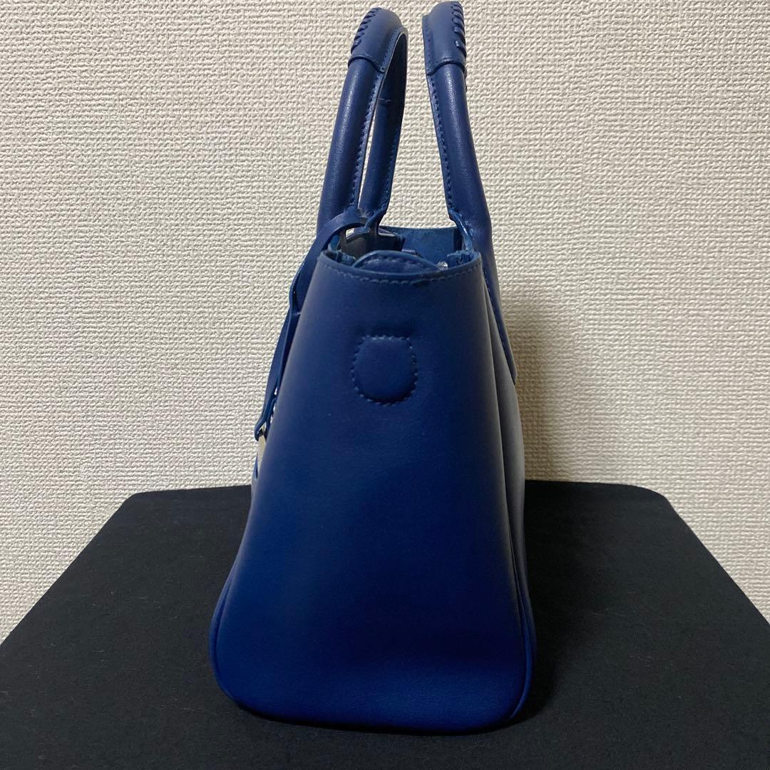 サルヴァトーレフェラガモ ノリータ ハンドバッグ ネイビー