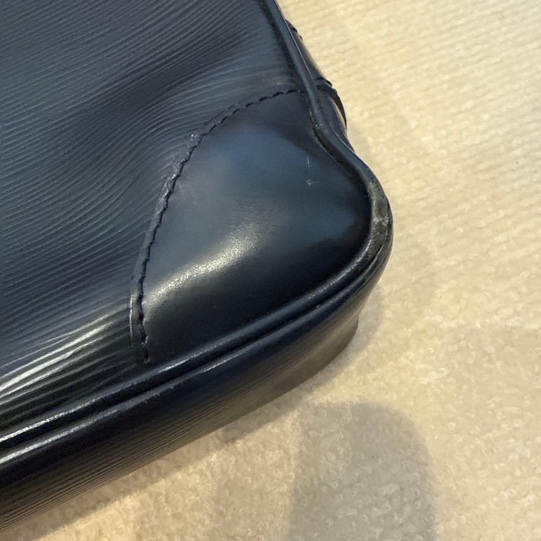 ルイヴィトン⭐️美品エピ黒 レザー ビジネスバッグ