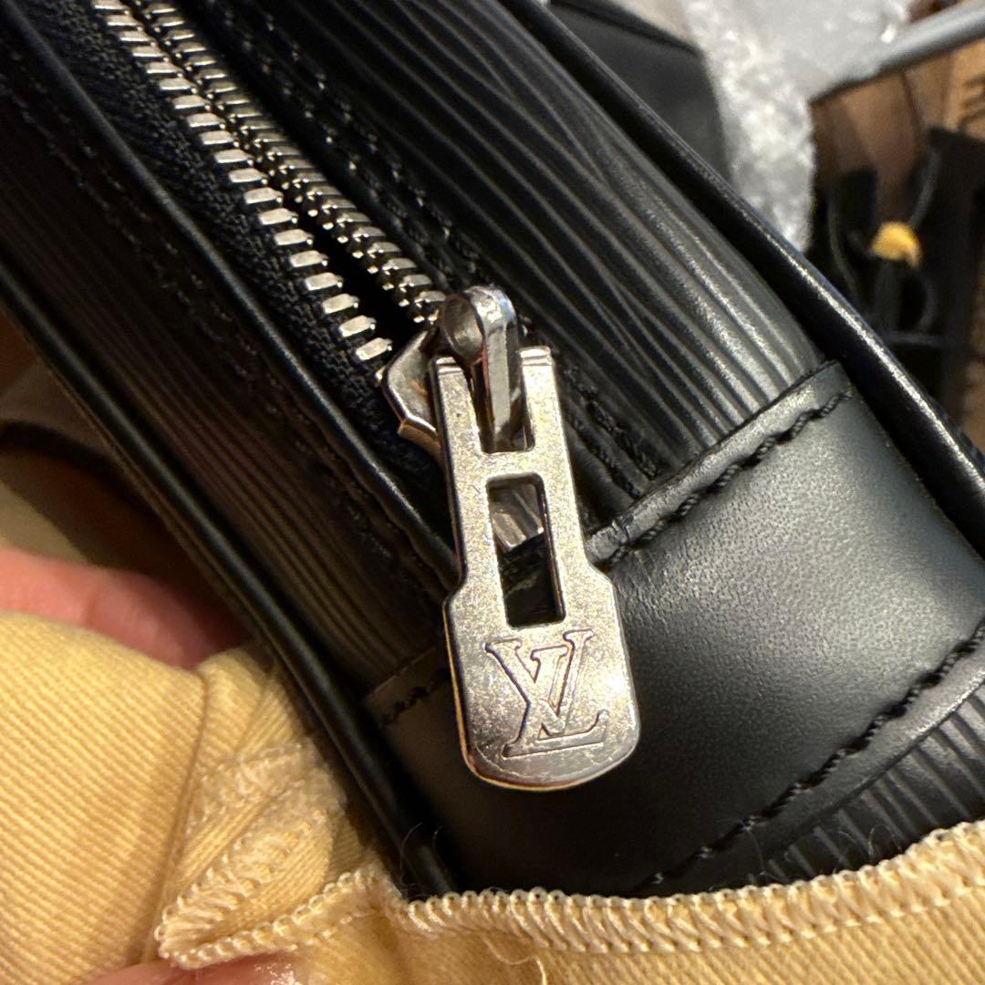 ルイヴィトン⭐️美品エピ黒 レザー ビジネスバッグ