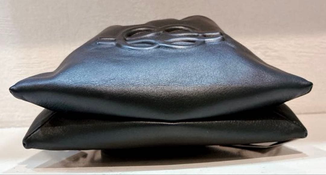 【新品】ear PAPILLONNER 《牛革》エンボスミニ巾着ショルダーバッグ