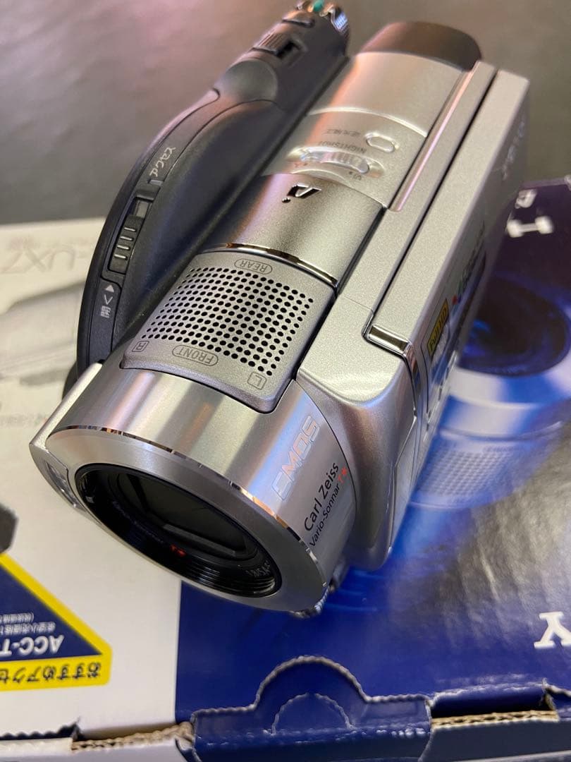 新品　SONY HDR-UX7 ビデオカメラ本体