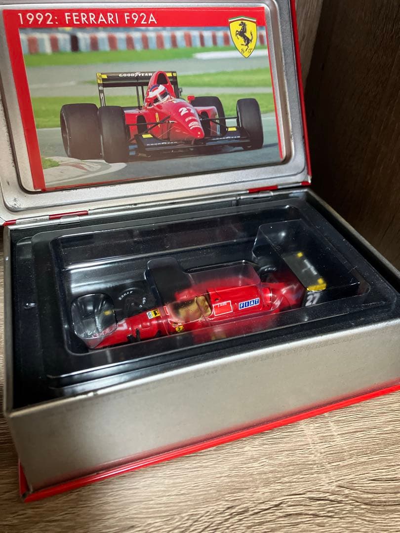 フェラーリ F92A J.アレジ 1/43 ミニカー